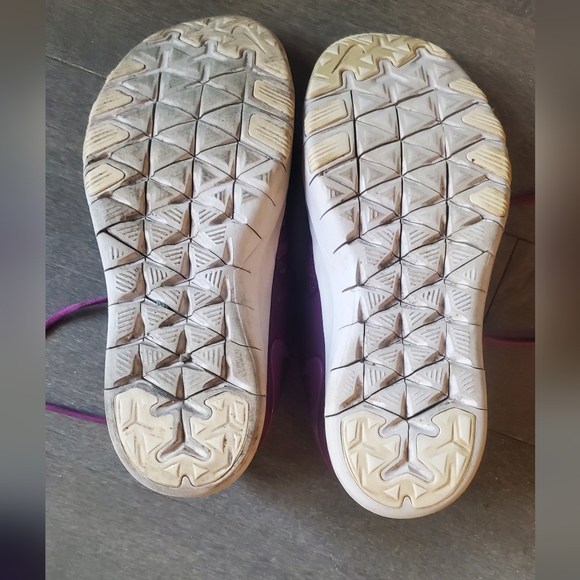 Nike Free Trainer Sneakers. Cranberry/purple in colour. Sz 7 Women's ๐ - Picture 6 of 7